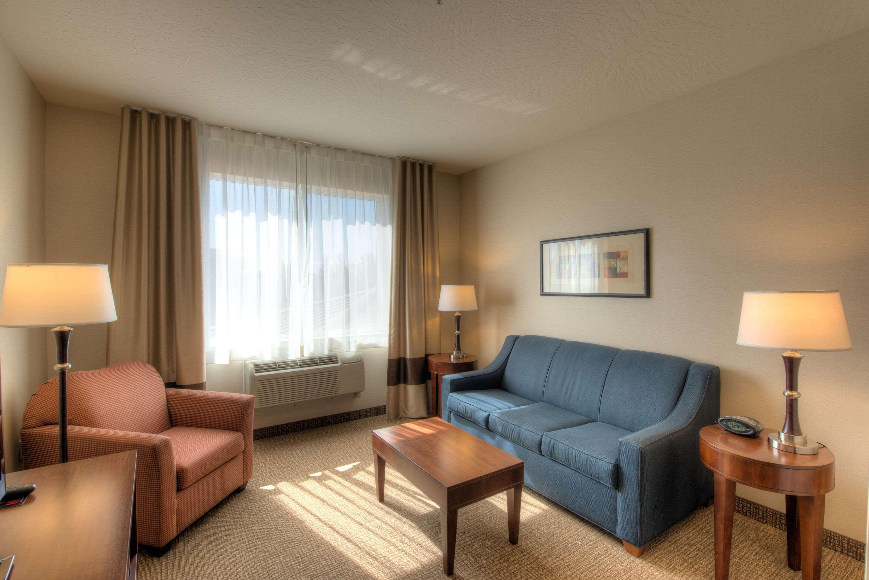 Comfort Suites Springfield Riverbend Medical Exterior photo
